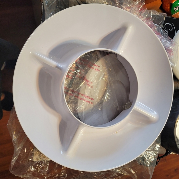 Crofton Electric Heated Chip and Dip Serving Tray in box - Picture 6 of 15